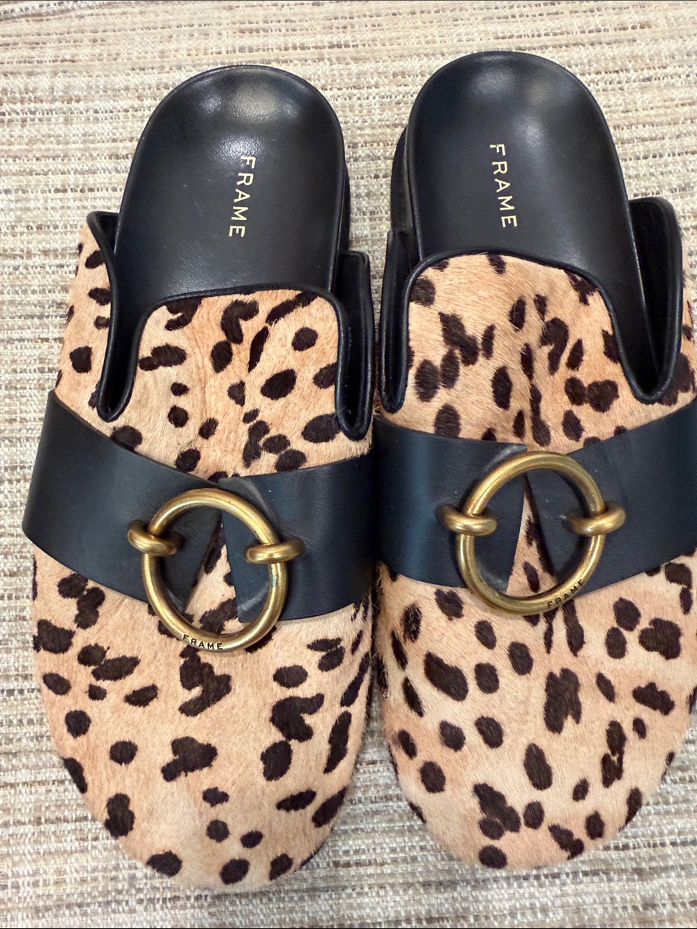 Frame Denim Leopard-Print Slide Mules with Black Strap & Gold Ring 8 1/2 - Picture 2 of 10